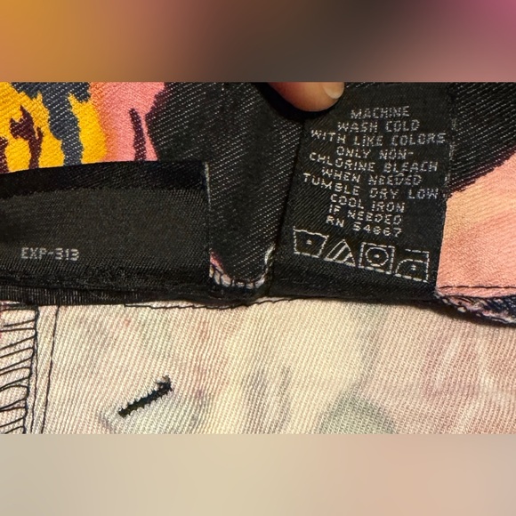 (11/12) An Express Bounty of Slightly Shimmering Roses on Black, Wide-Leg Capri - Picture 13 of 13